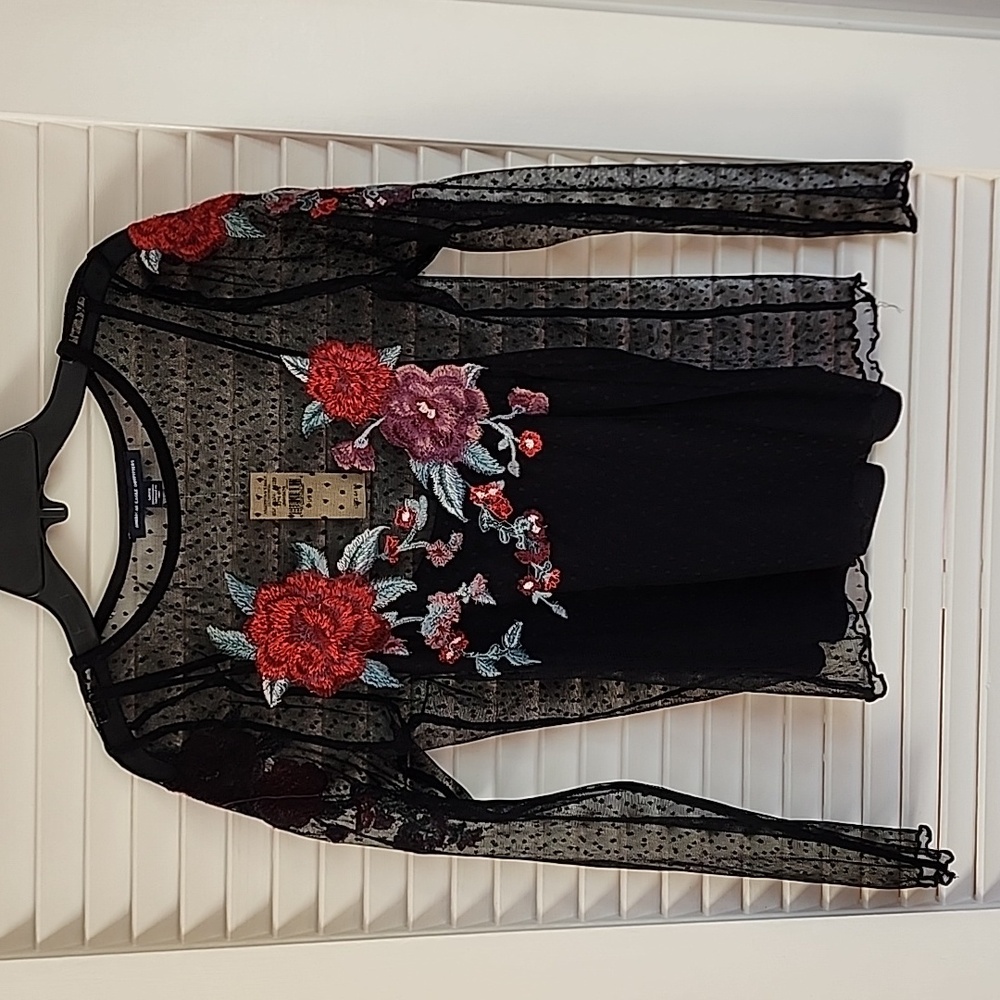 American Eagle black mesh top with embroidered flowers Size S